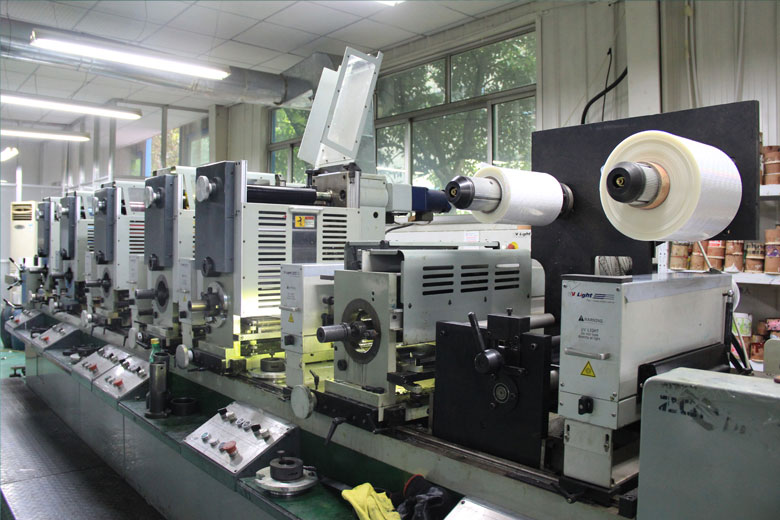 1534138652545302.jpg 1-15061Q55ZJG.jpg